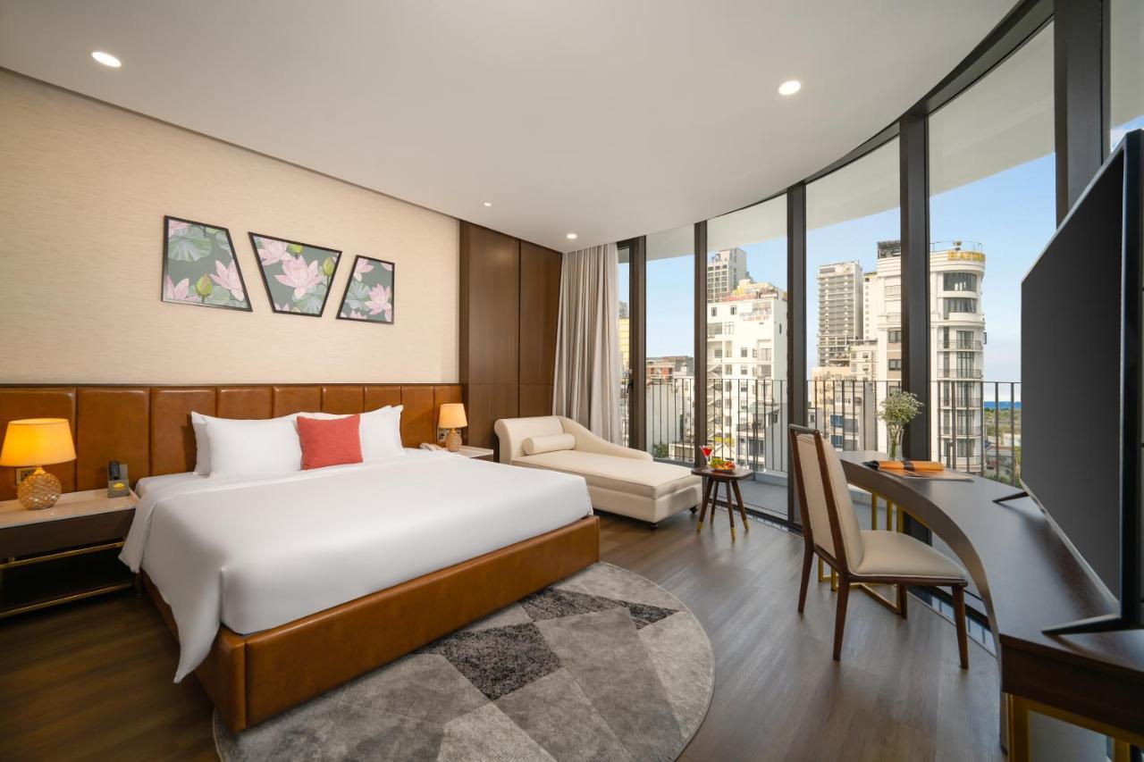 Golden Lotus Grand Hotel 4*